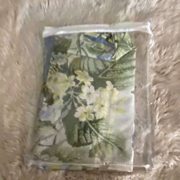 Waverly Floral Flourish - Porcelain Pull Valance 52" X 21" 100% Cotton Fits - Picture 6 of 9